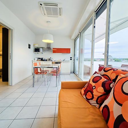 Hotel Avana Fronte Mare Riccione Bagian luar foto