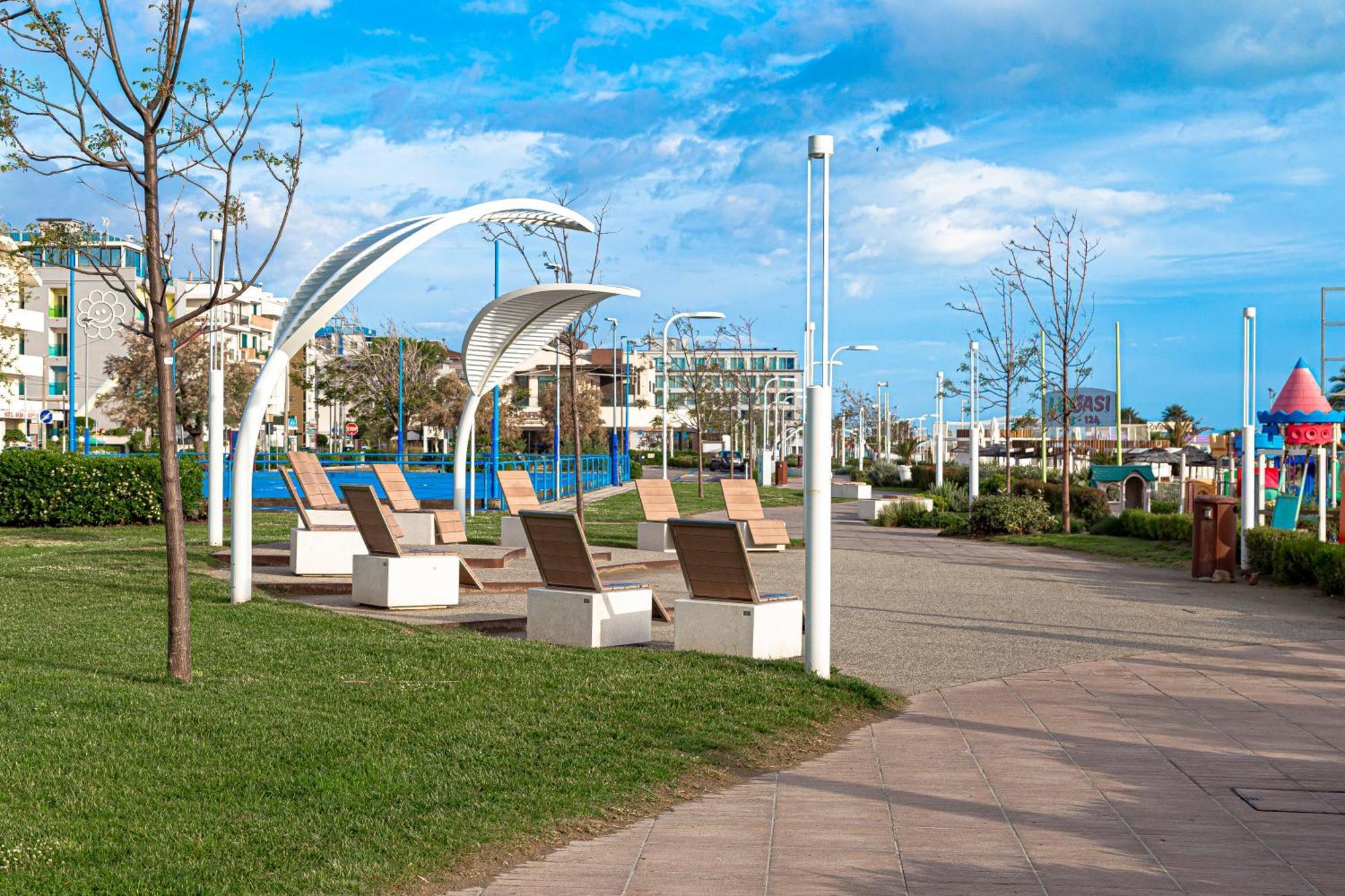 Hotel Avana Fronte Mare Riccione Bagian luar foto