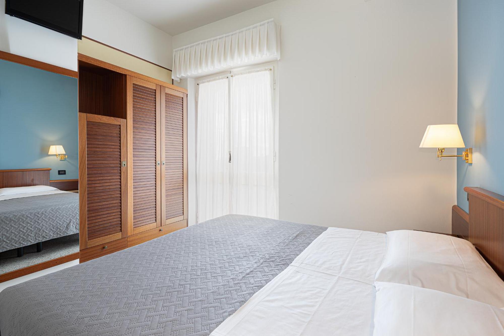 Hotel Avana Fronte Mare Riccione Bagian luar foto