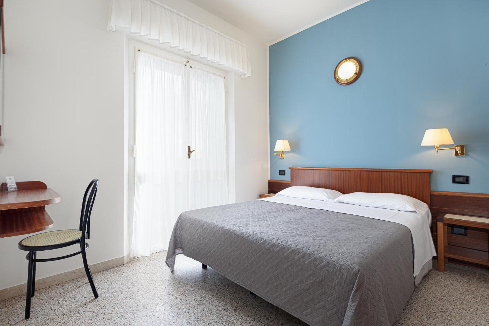 Hotel Avana Fronte Mare Riccione Bagian luar foto