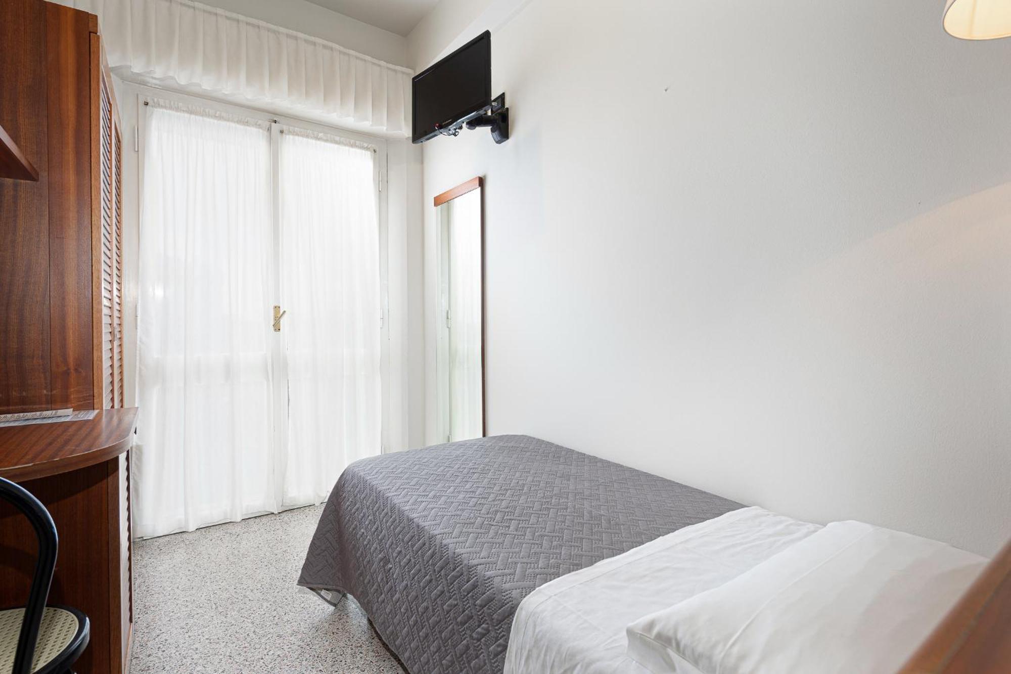 Hotel Avana Fronte Mare Riccione Bagian luar foto