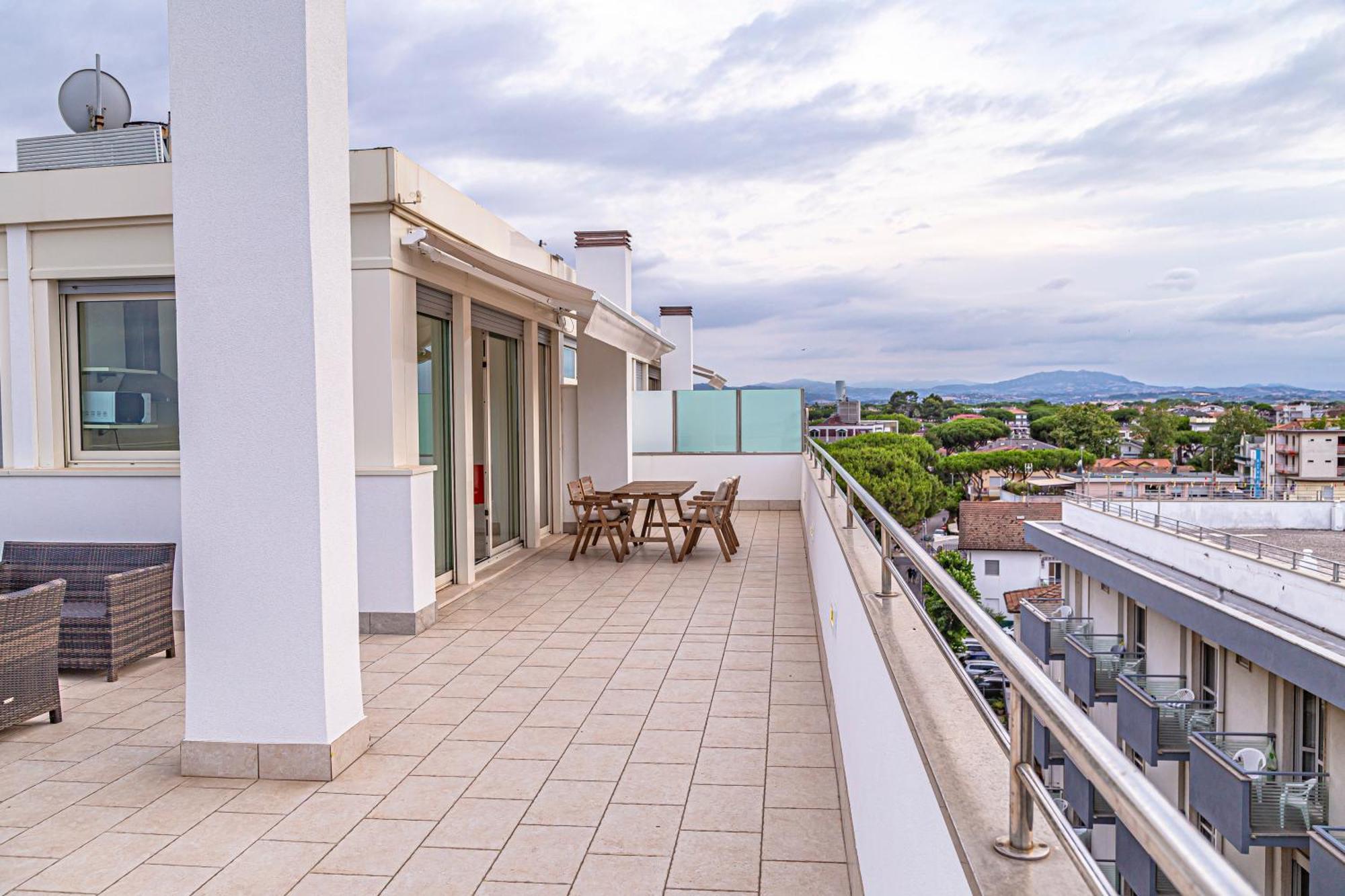 Hotel Avana Fronte Mare Riccione Bagian luar foto