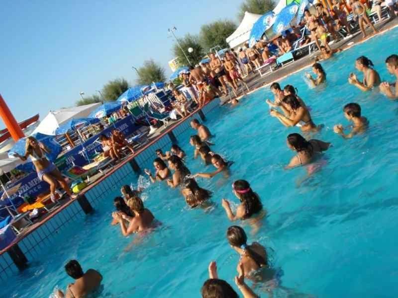 Hotel Avana Fronte Mare Riccione Bagian luar foto