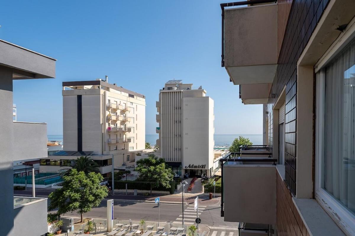 Hotel Avana Fronte Mare Riccione Bagian luar foto