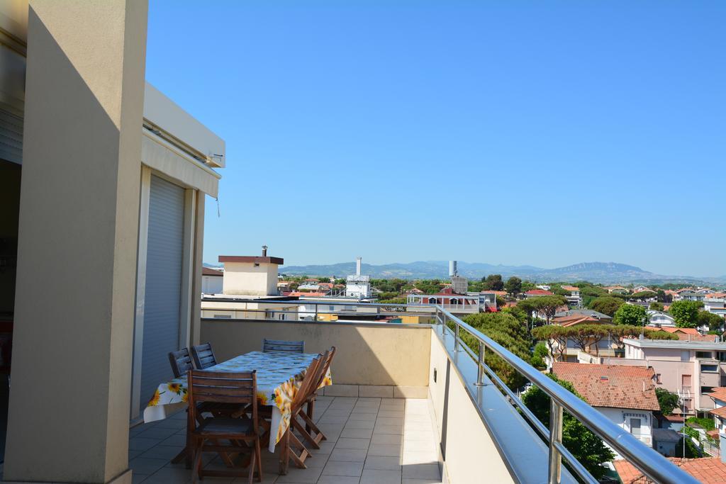 Hotel Avana Fronte Mare Riccione Bagian luar foto